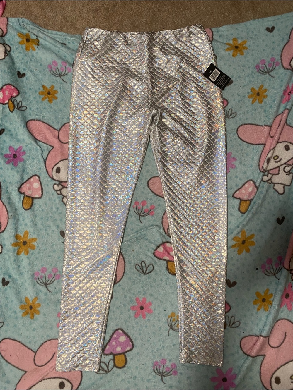 Holographic Silver Mermaid-Scale Leggings